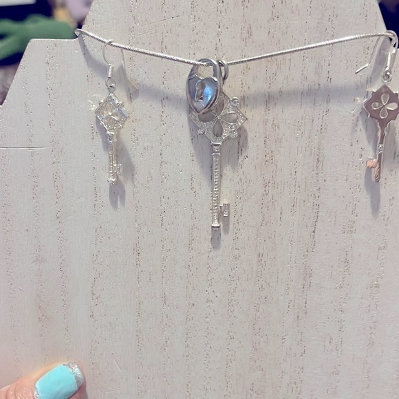 ❌SOLD❌LOCK & Key 925+ Earrings (Sold) - 925 - Picture 7 of 8